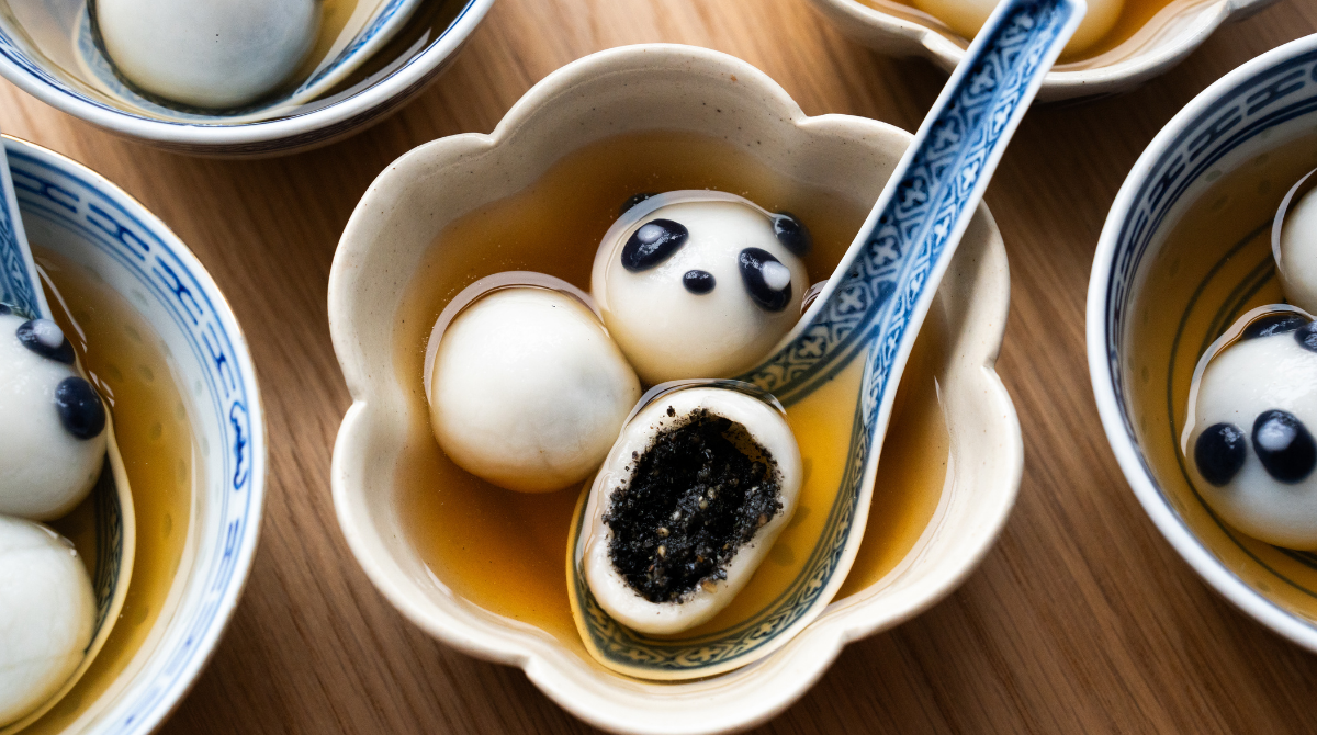 Black Sesame Tong Yuen (Glutinous Rice Balls)